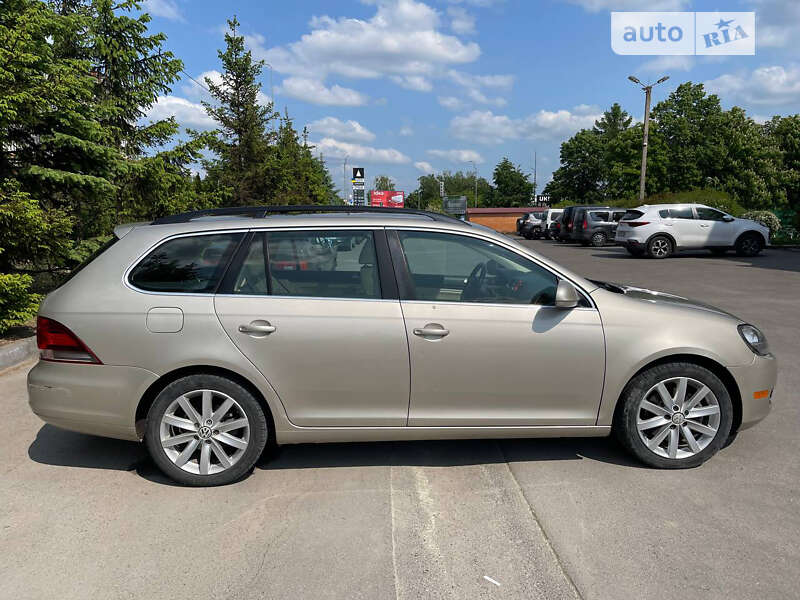 Универсал Volkswagen Jetta 2012 в Тернополе