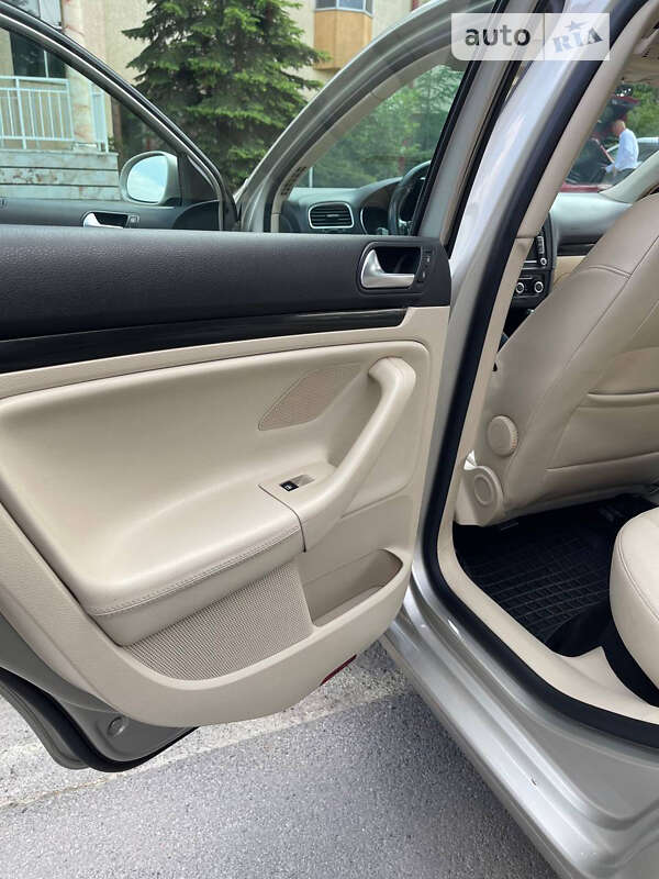 Универсал Volkswagen Jetta 2012 в Тернополе