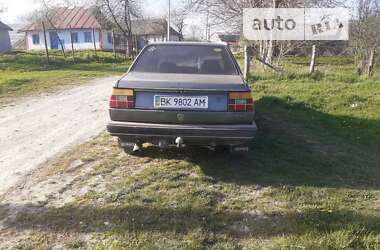 Седан Volkswagen Jetta 1988 в Виньковцах