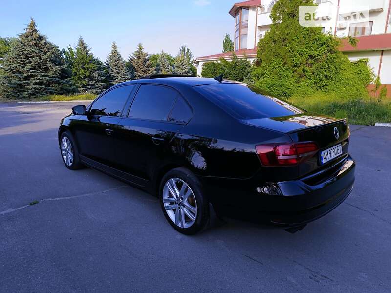 Седан Volkswagen Jetta 2016 в Южноукраинске