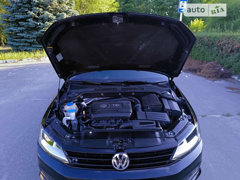 Седан Volkswagen Jetta 2016 в Южноукраинске