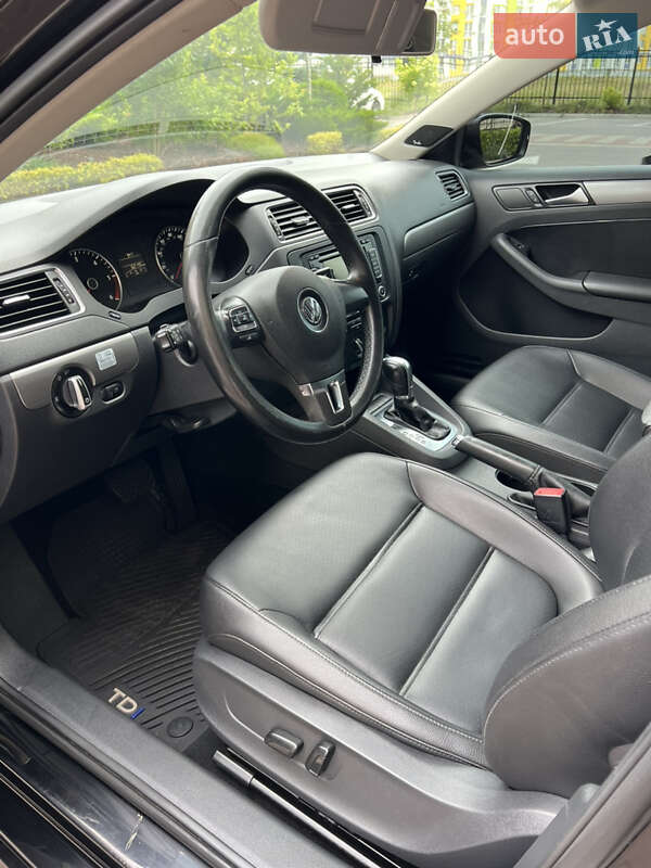 Седан Volkswagen Jetta 2012 в Киеве фото 8 Седан Volkswagen Jetta 2012 в Киеве