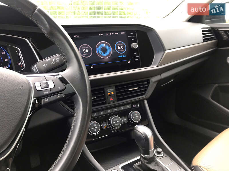 Седан Volkswagen Jetta 2018 в Луцьку