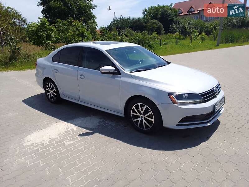 Седан Volkswagen Jetta 2016 в Львові