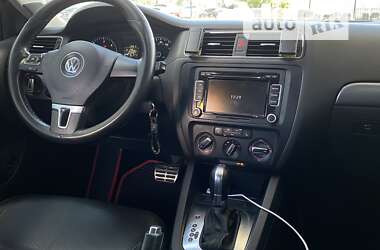 Седан Volkswagen Jetta 2013 в 