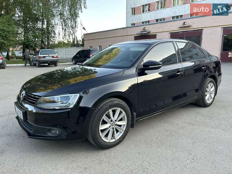 Седан Volkswagen Jetta 2013 в Хмельницькому