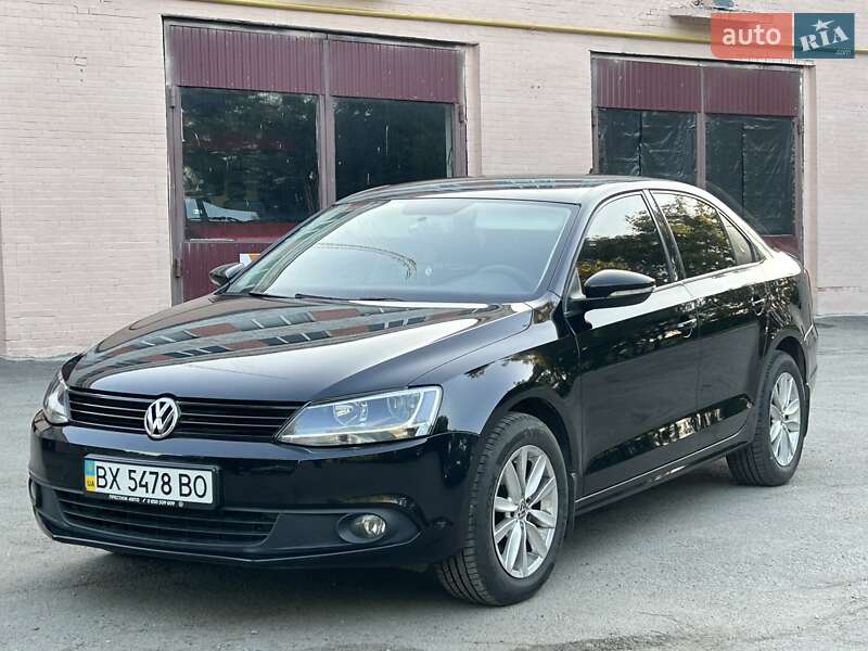 Седан Volkswagen Jetta 2013 в Хмельницькому