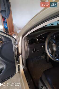 Седан Volkswagen Jetta 2014 в 