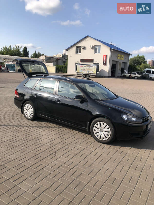 Універсал Volkswagen Jetta 2011 в Києві