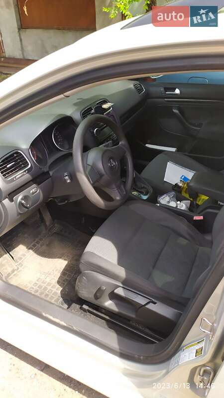 Універсал Volkswagen Jetta 2011 в Дніпрі