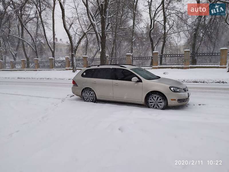 Універсал Volkswagen Jetta 2011 в Дніпрі