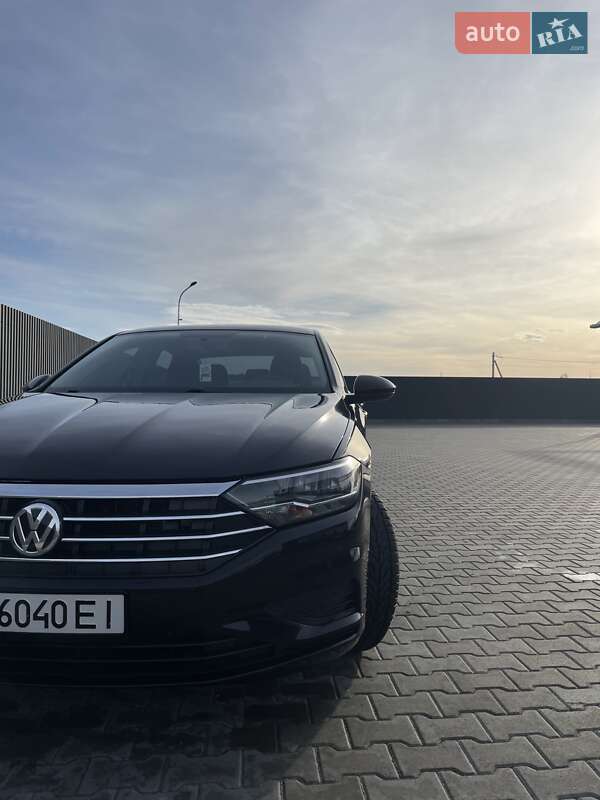 Volkswagen Jetta 2019