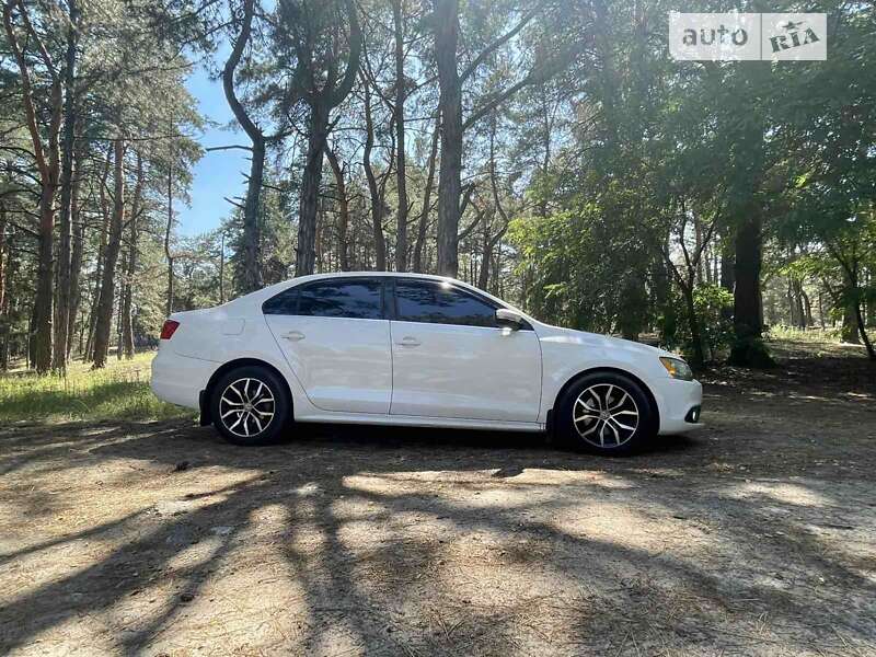 Седан Volkswagen Jetta 2013 в Днепре