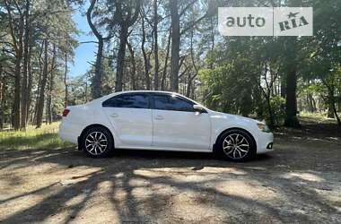 Седан Volkswagen Jetta 2013 в 