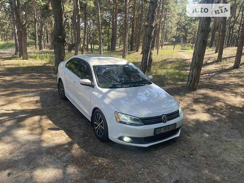 Седан Volkswagen Jetta 2013 в Днепре
