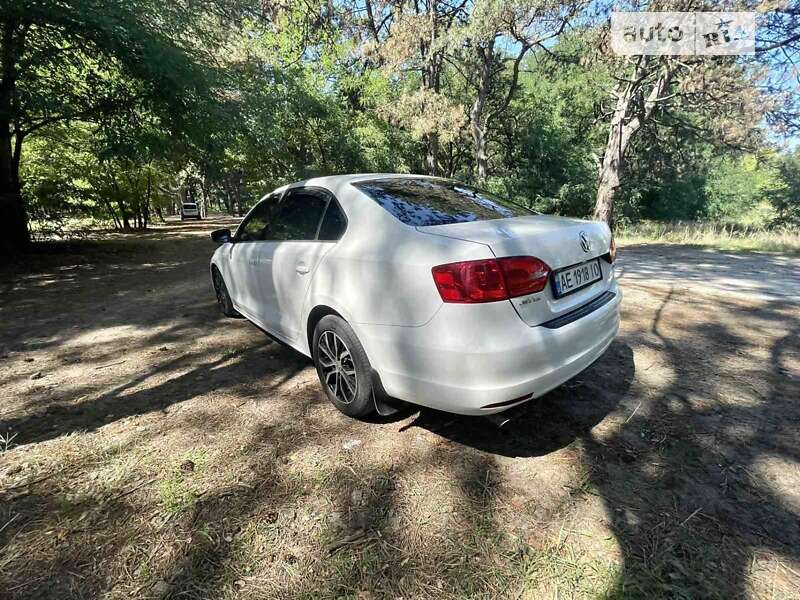 Седан Volkswagen Jetta 2013 в Днепре