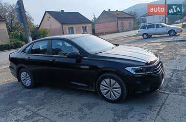 Седан Volkswagen Jetta 2020 в 