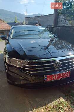 Седан Volkswagen Jetta 2020 в 