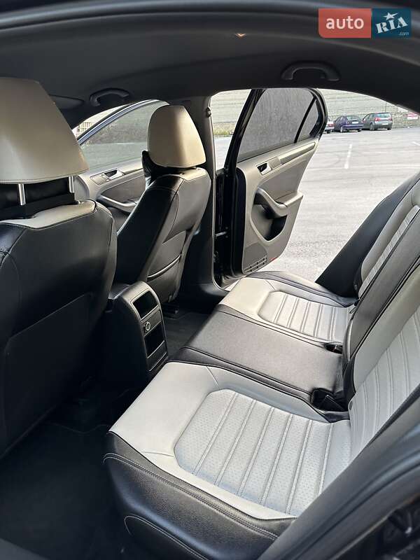 Седан Volkswagen Jetta 2014 в Днепре