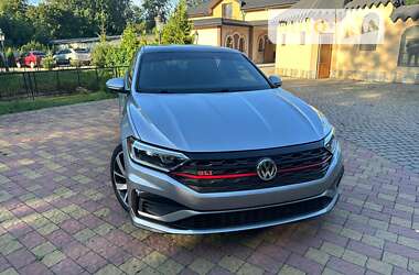 Седан Volkswagen Jetta 2019 в Жовкві