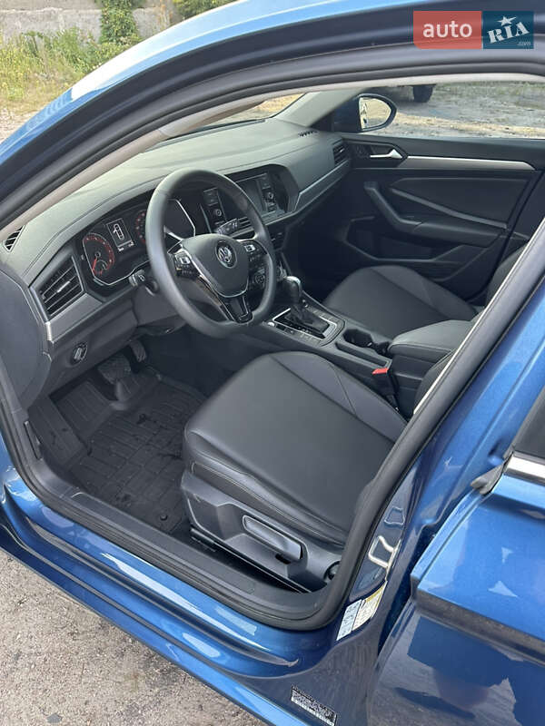 Седан Volkswagen Jetta 2020 в Сумах