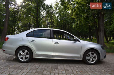 Volkswagen Jetta 2011