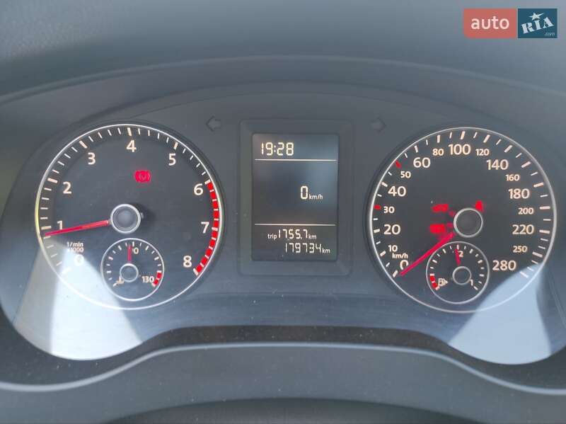 Седан Volkswagen Jetta 2011 в Житомирі