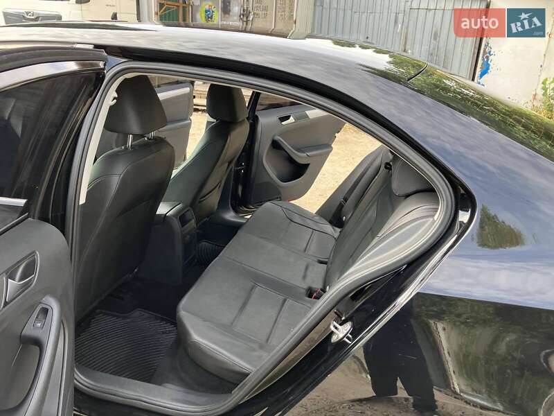 Седан Volkswagen Jetta 2017 в Києві