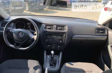 Седан Volkswagen Jetta 2015 в Львове