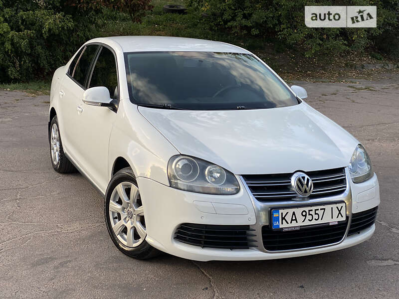 Седан Volkswagen Jetta 2009 в 