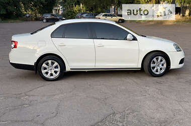 Седан Volkswagen Jetta 2009 в 