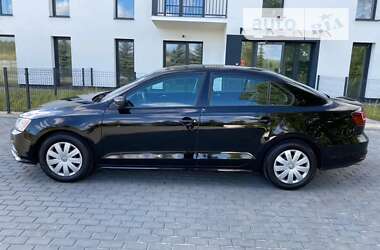 Седан Volkswagen Jetta 2016 в Ивано-Франковске