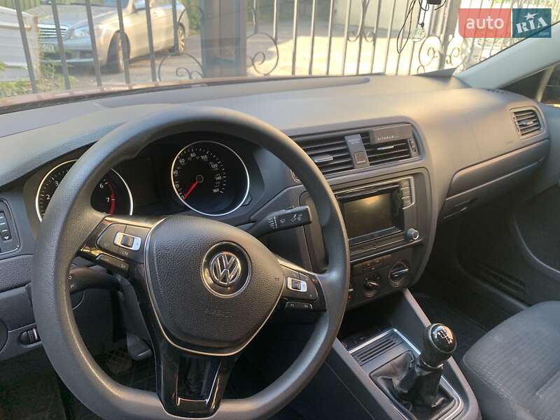 Седан Volkswagen Jetta 2016 в Харькове
