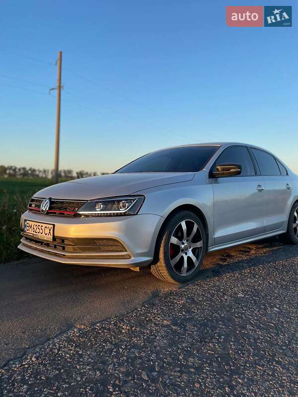 Седан Volkswagen Jetta 2016 в Сумах