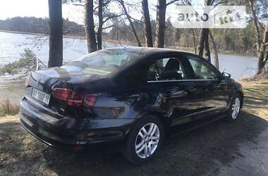 Седан Volkswagen Jetta 2016 в 