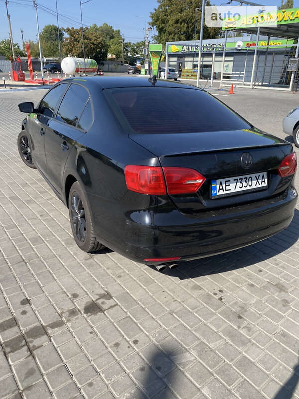 Седан Volkswagen Jetta 2014 в Днепре