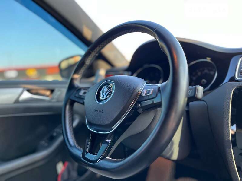 Седан Volkswagen Jetta 2015 в Вінниці