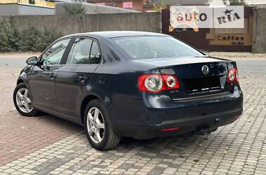 Седан Volkswagen Jetta 2006 в 