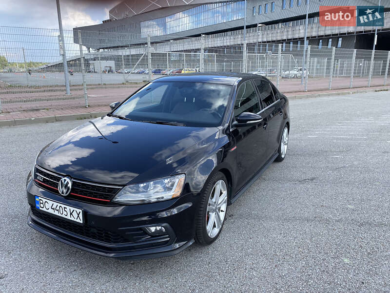 Седан Volkswagen Jetta 2016 в Львові