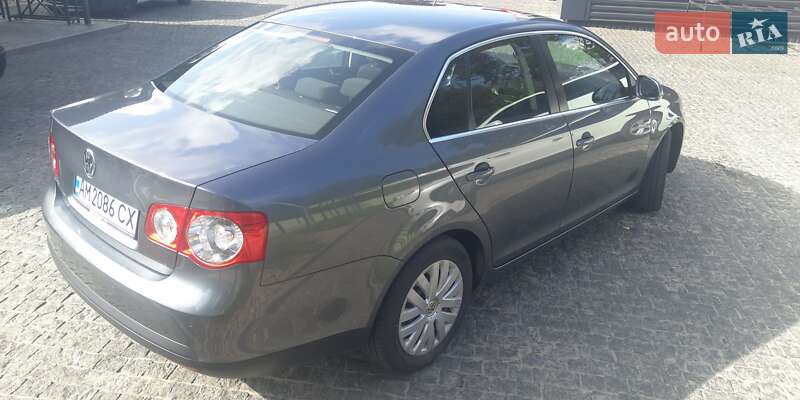 Седан Volkswagen Jetta 2010 в Коростишеві