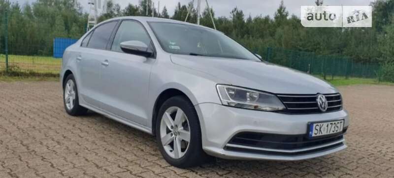 Седан Volkswagen Jetta 2015 в Чернігові