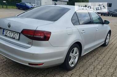 Седан Volkswagen Jetta 2015 в Чернігові