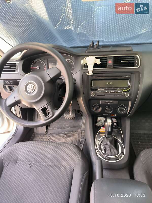 Седан Volkswagen Jetta 2014 в Львове