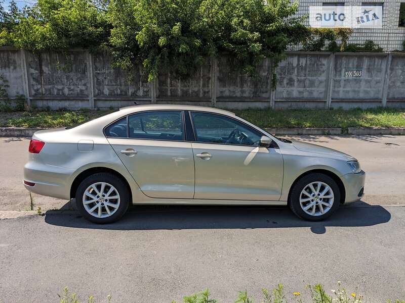 Седан Volkswagen Jetta 2012 в Києві