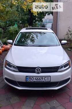 Седан Volkswagen Jetta 2013 в Тернополі