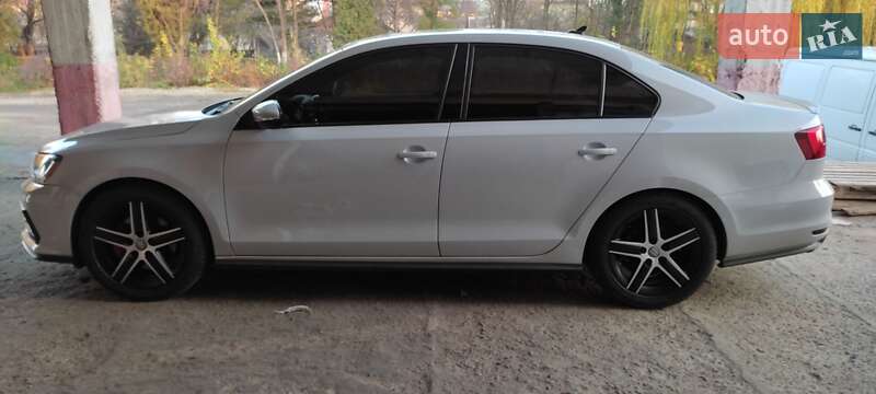 Седан Volkswagen Jetta 2017 в Ивано-Франковске