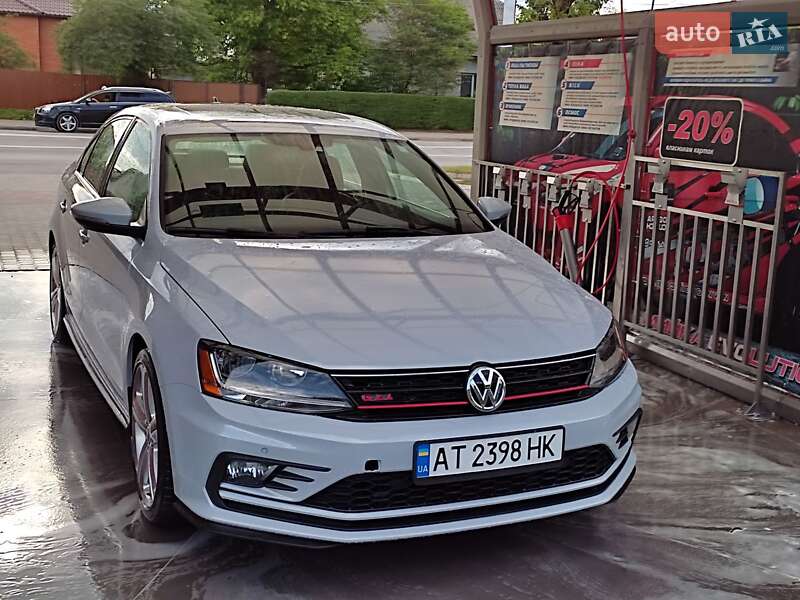 Седан Volkswagen Jetta 2017 в Ивано-Франковске