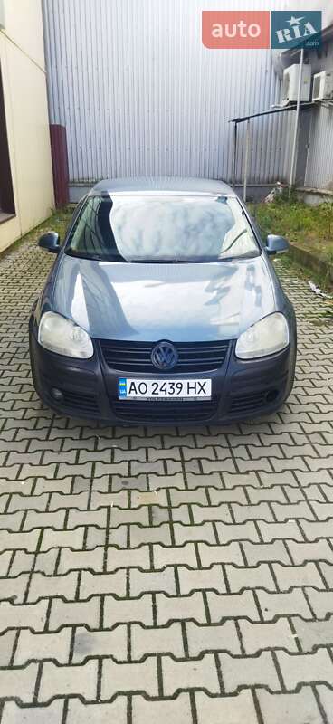 Седан Volkswagen Jetta 2005 в Ужгороде