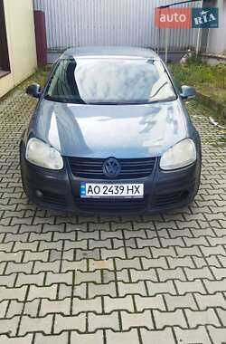 Седан Volkswagen Jetta 2005 в Ужгороде