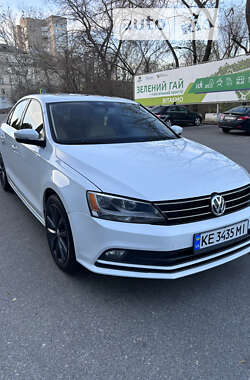 Седан Volkswagen Jetta 2015 в Дніпрі